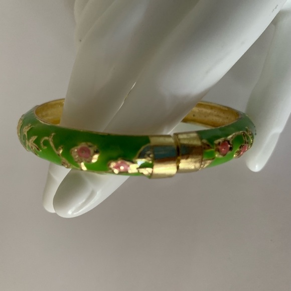 Green Etched Gold 14 Dainty Flowers  Stems Leaves Pink Wrist Bangle Bracelet - Picture 2 of 3